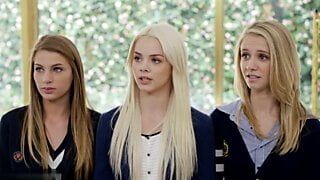 Elsa Jean, Rachel James e Sydney Cole con 3 ragazzi neri